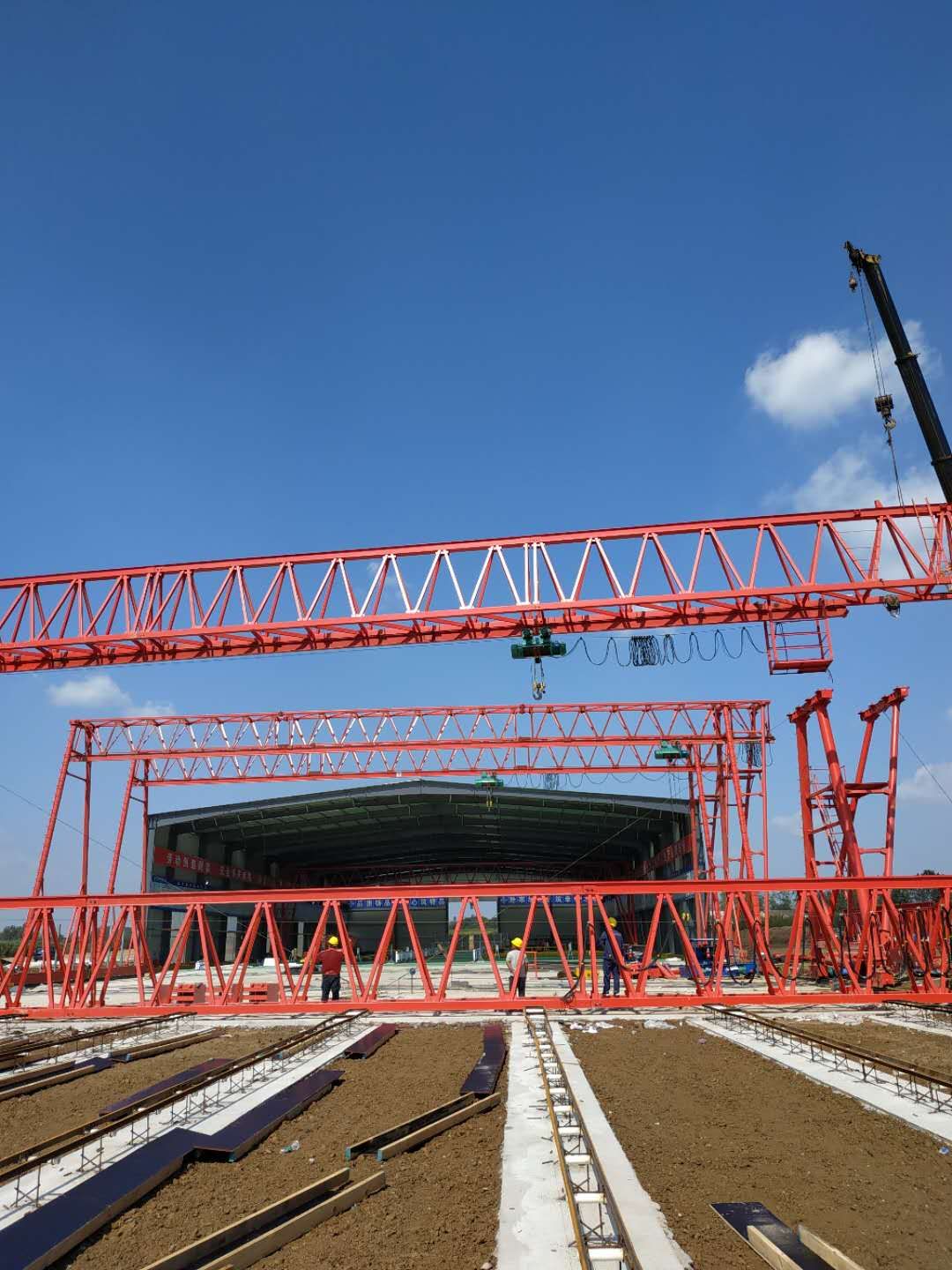 上海普都建筑勞務(wù)有限公司安徽滁州定遠縣中交華南公司明巢高速4標(biāo)MG8010T-32M-9M龍門吊二臺，MH10T-32M-9M龍門吊三臺