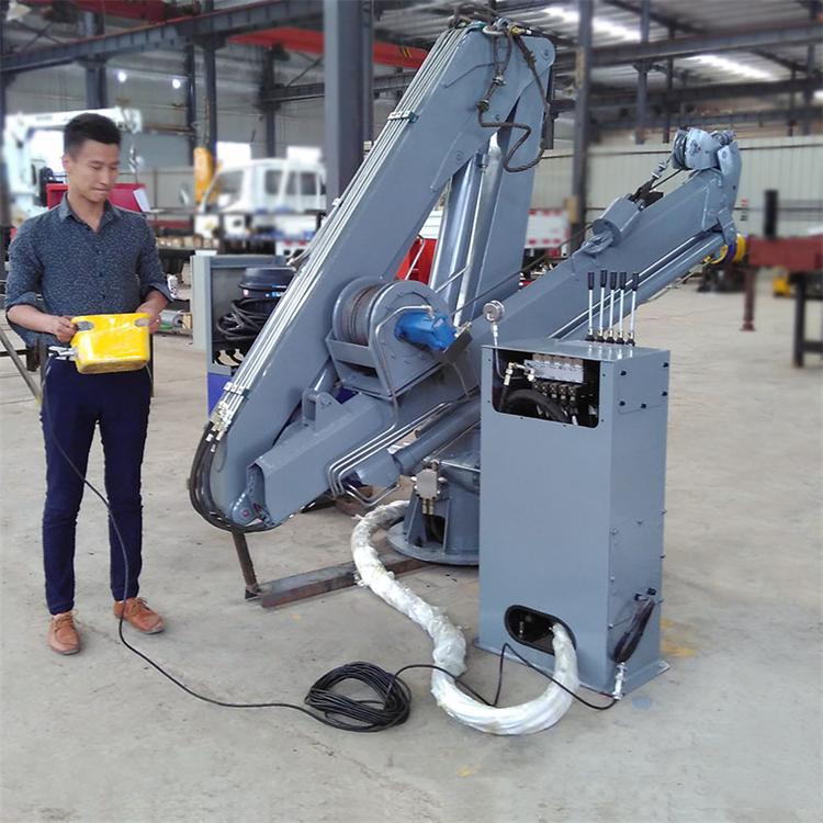 智能折臂起重機(jī)有什么優(yōu)點(diǎn)與特點(diǎn)。